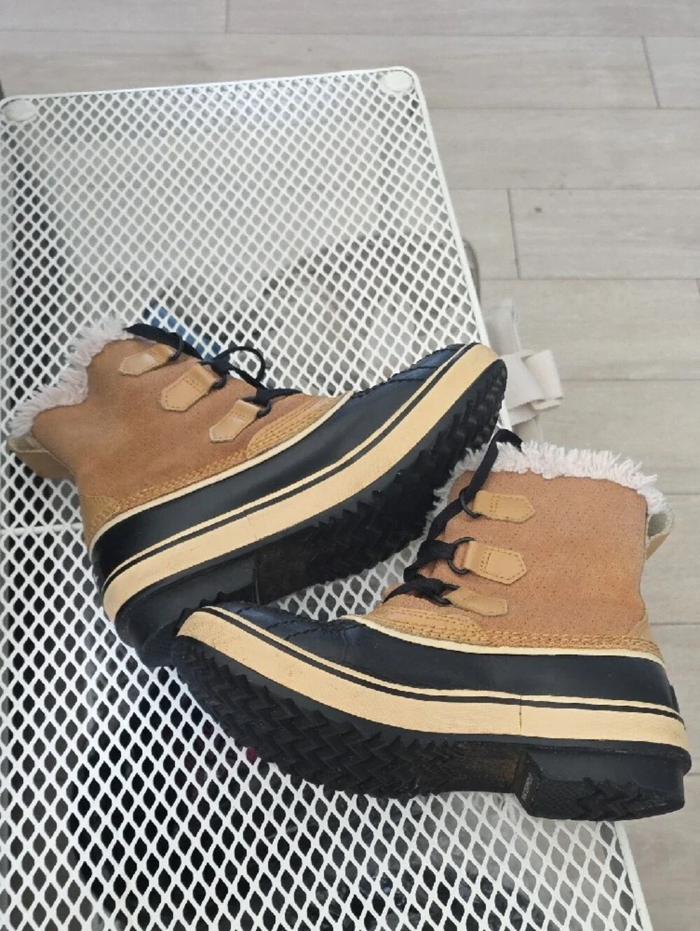 Sorel Tan and Black Winter Boots with Cream Faux Fur - Picture 7 of 9